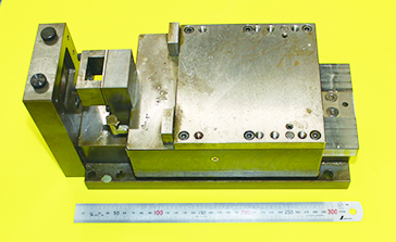 NITTO MFG., LTD.’s Proprietary Linear Slide Table 日東工作所独自開発 リニアスライドテーブル