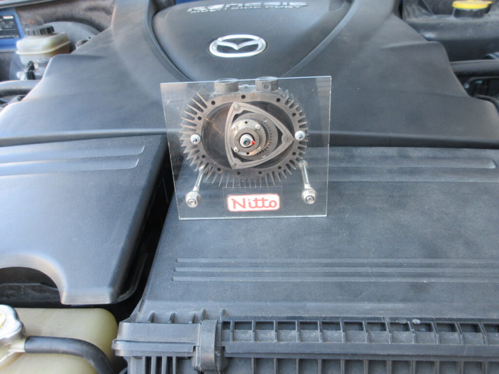 Cutaway model of Nitto Mfg.’s NR-20 rotary engine